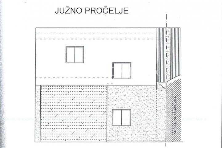 Pula, trosoban stan u  širem centru grada, NKP 53,53 m2