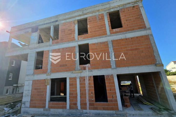 Vodice, NOVOGRADNJA, moderan trosoban stan, 111,09 m²