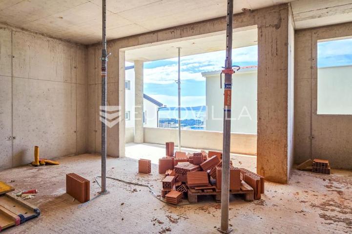 Makarska, trosoban stan, novogradnja, treći kat