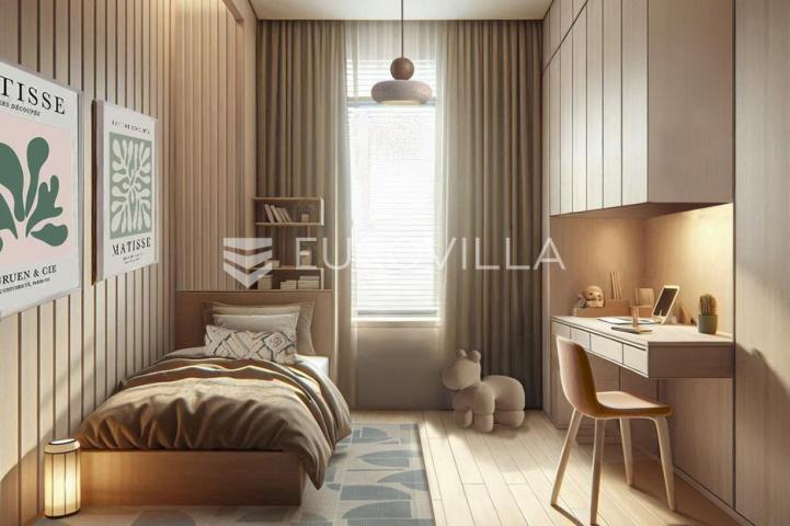 Split, Lora, vrhunski trosobni stan s pogledom na more površine 107,88 m2