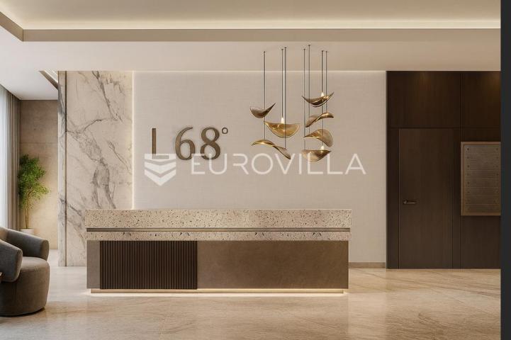 Split, Lora, vrhunski trosobni stan s pogledom na more površine 107,88 m2