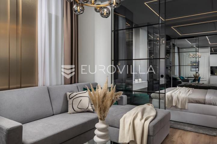 Rijeka, Centar, novouređen luksuzan stan 105 m² s tri apartmana
