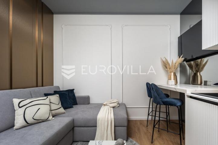Rijeka, Centar, novouređen luksuzan stan 105 m² s tri apartmana