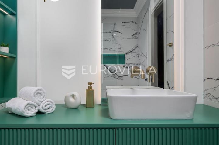 Rijeka, Centar, novouređen luksuzan stan 105 m² s tri apartmana