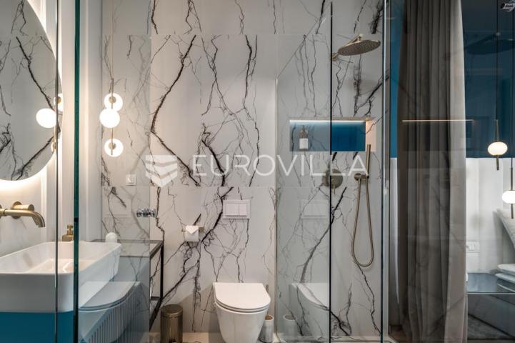 Rijeka, Centar, novouređen luksuzan stan 105 m² s tri apartmana