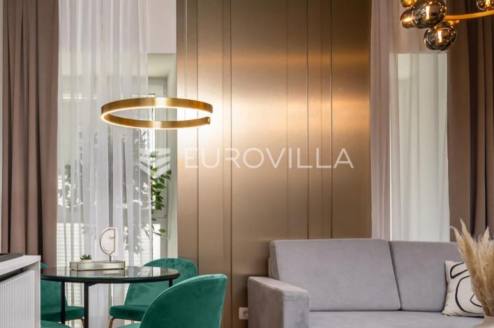 Rijeka, Centar, novouređen luksuzan stan 105 m² s tri apartmana
