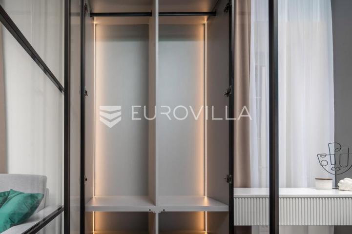 Rijeka, Centar, novouređen luksuzan stan 105 m² s tri apartmana