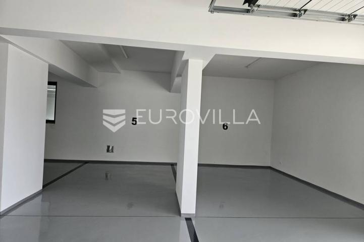 Rijeka, Costabella, luksuzan trosoban stan 101.39 m²
