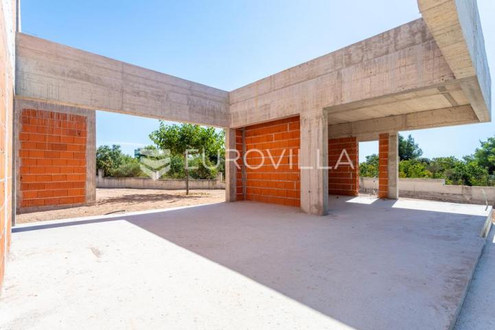 Vodice, prekrasna i prostrana vila s bazenom, 730,25 m²