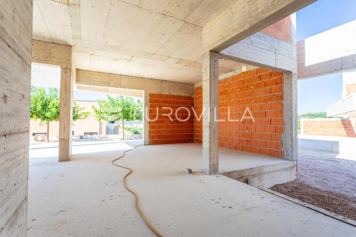 Vodice, prekrasna i prostrana vila s bazenom, 730,25 m²