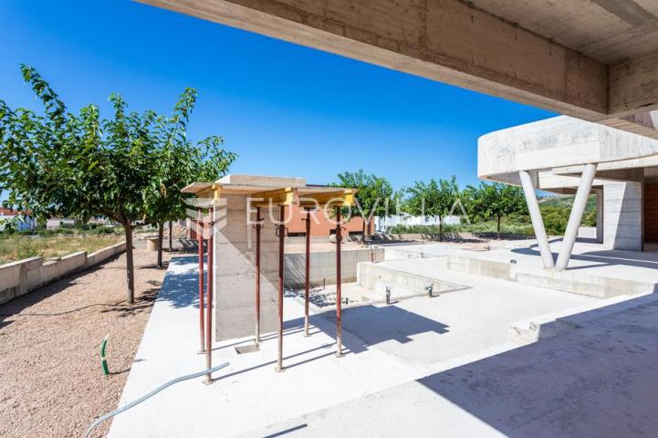 Vodice, prekrasna i prostrana vila s bazenom, 730,25 m²