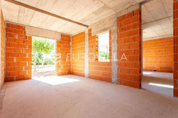 Vodice, prekrasna i prostrana vila s bazenom, 730,25 m²