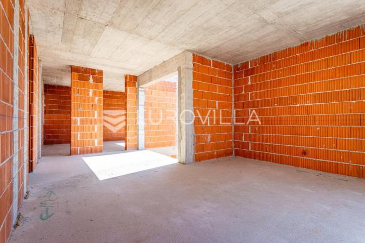 Vodice, prekrasna i prostrana vila s bazenom, 730,25 m²