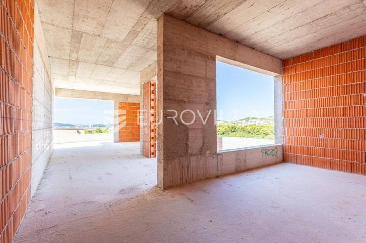 Vodice, prekrasna i prostrana vila s bazenom, 730,25 m²