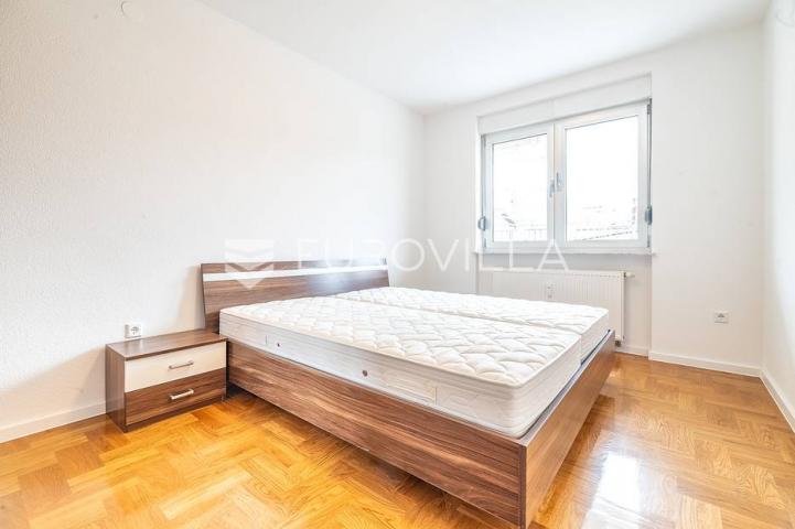 Zagreb, Špansko, četverosoban stan NKP 157.16 m2, terase, parking