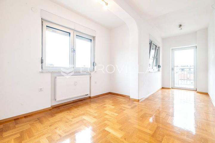 Zagreb, Špansko, četverosoban stan NKP 157.16 m2, terase, parking