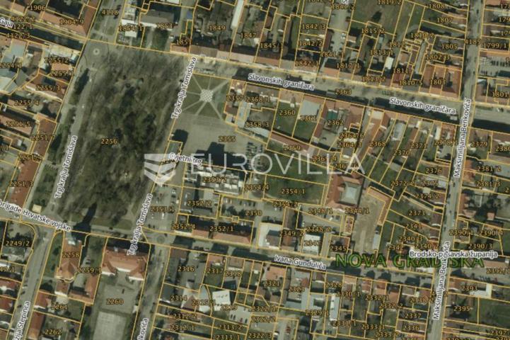 Nova Gradiška, Centar, stan/ured u strogom centru s podrumom