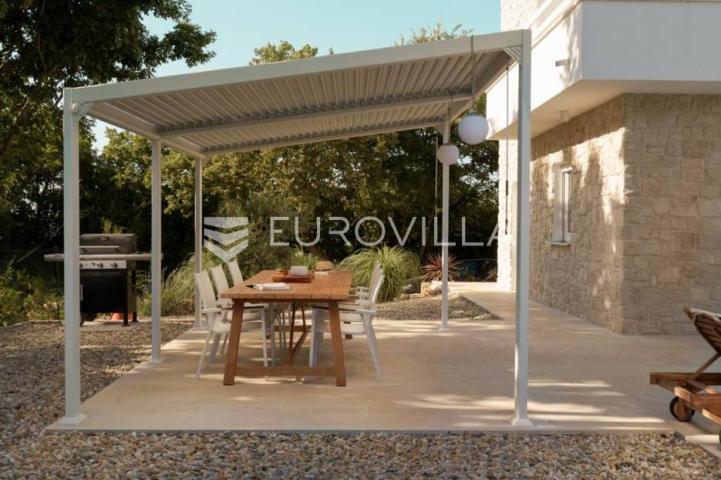 Istra, Žminj, prekrasna vila od 160 m2, na velikoj okućnici od 1100 m2