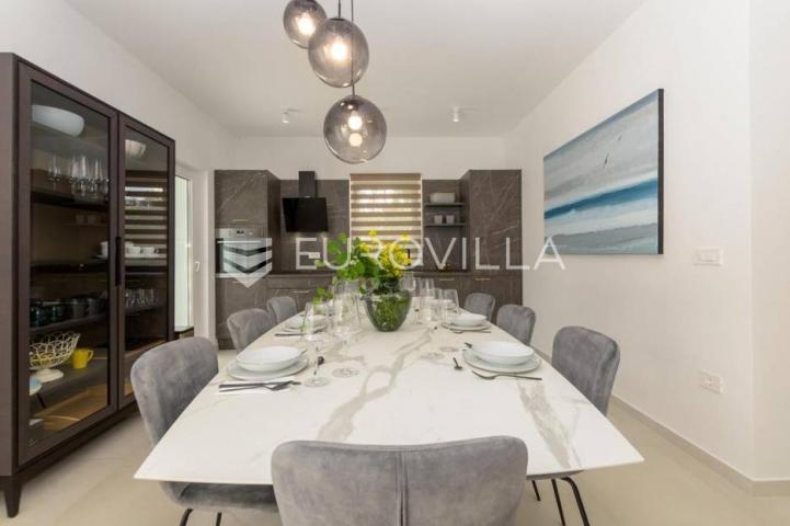 Istra, Žminj, prekrasna vila od 160 m2, na velikoj okućnici od 1100 m2