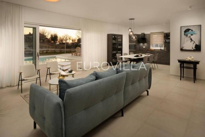 Istra, Žminj, prekrasna vila od 160 m2, na velikoj okućnici od 1100 m2