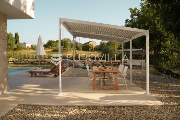 Istra, Žminj, prekrasna vila od 160 m2, na velikoj okućnici od 1100 m2