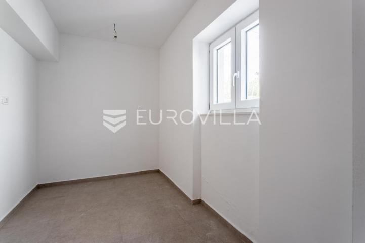 Primošten, moderan stan, 146,9 m²
