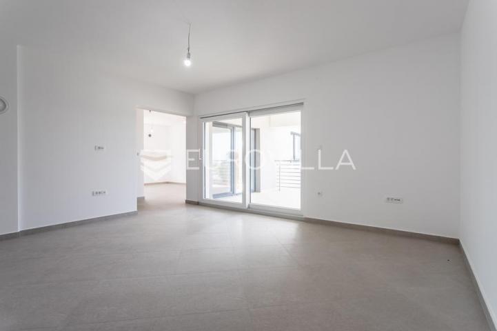 Primošten, moderan stan, 146,9 m²