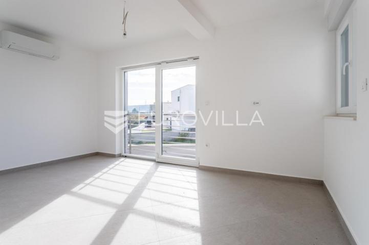 Primošten, moderan stan, 146,9 m²