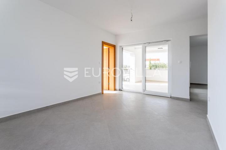 Primošten, moderan stan, 146,9 m²