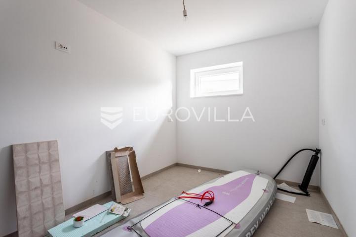 Primošten, moderan stan, 146,9 m²