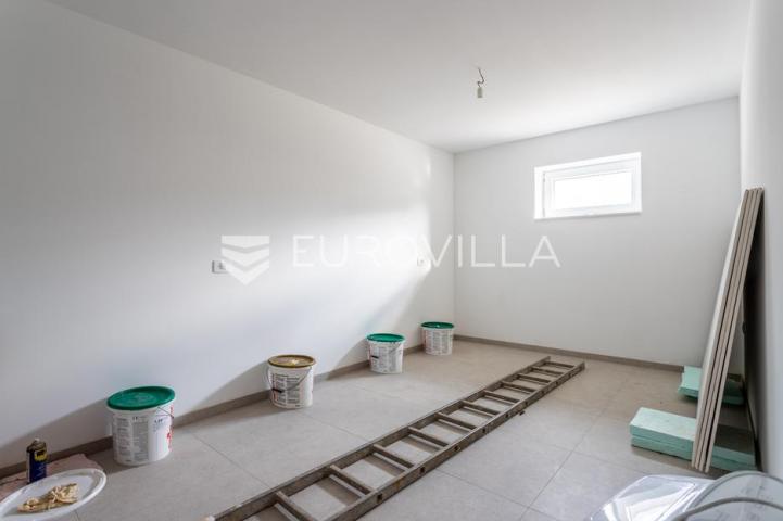 Primošten, moderan stan, 146,9 m²