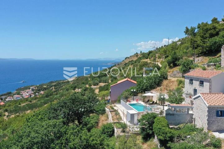 Omiš, Čelina - kamena kuća s panoramskim pogledom 