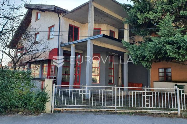 Sesvete stambeno poslovna kuća 290 m2 na zemljištu od 616 m2