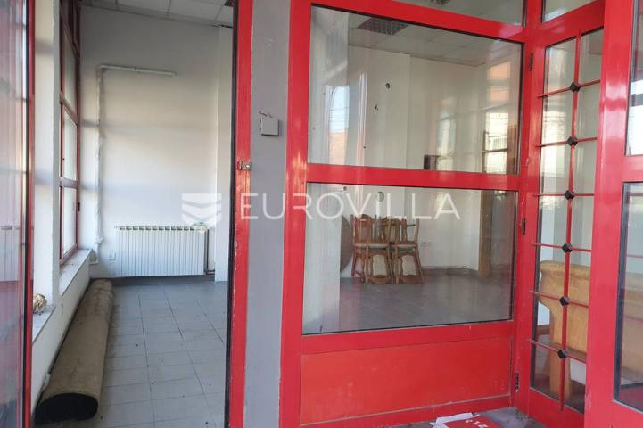 Sesvete stambeno poslovna kuća 290 m2 na zemljištu od 616 m2