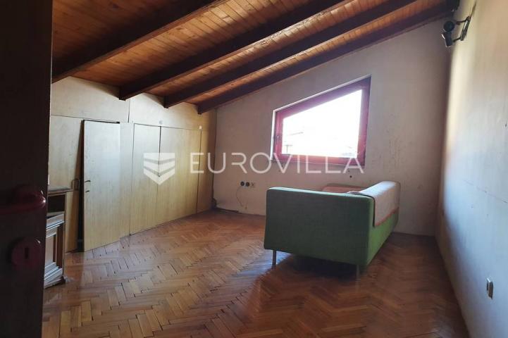 Sesvete stambeno poslovna kuća 290 m2 na zemljištu od 616 m2