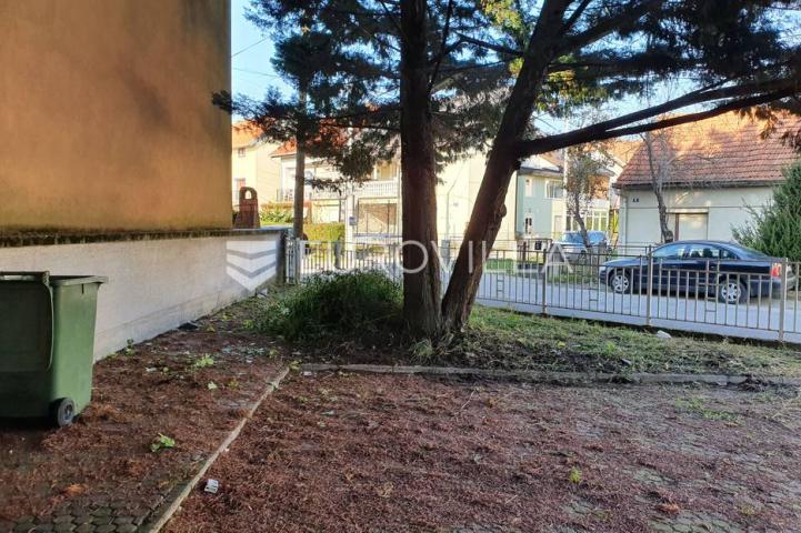 Sesvete stambeno poslovna kuća 290 m2 na zemljištu od 616 m2