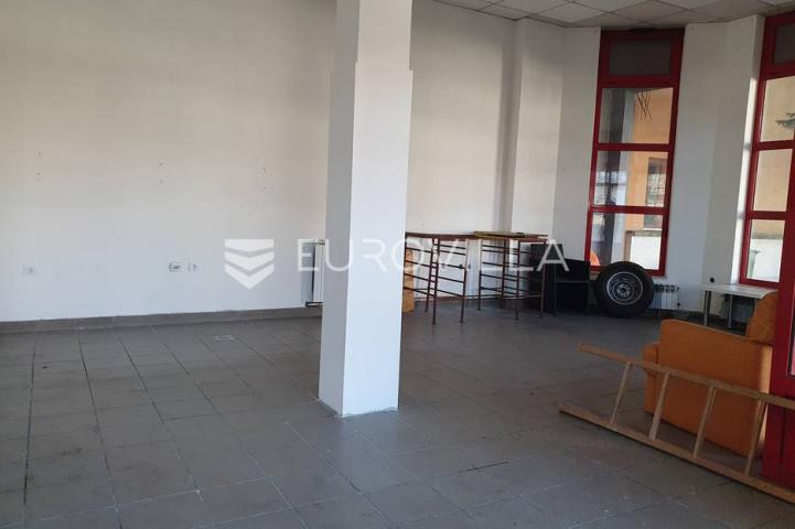 Sesvete stambeno poslovna kuća 290 m2 na zemljištu od 616 m2