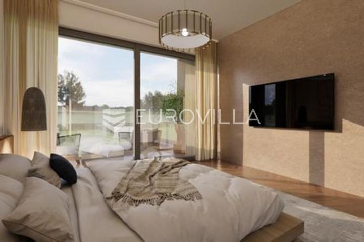 Istra, Ližnjan, moderna dvojna kuća oznake AA, s vrtom 60 m² i bazenom 111 m²