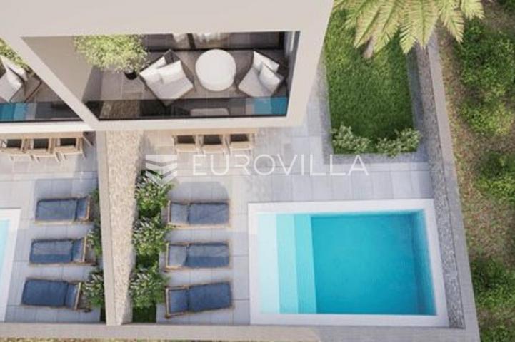 Istra, Ližnjan, moderna dvojna kuća oznake AA, s vrtom 60 m² i bazenom 111 m²