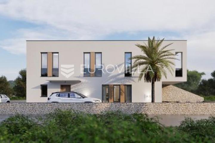 Istra, Ližnjan, moderna dvojna kuća oznake AA, s vrtom 60 m² i bazenom 111 m²