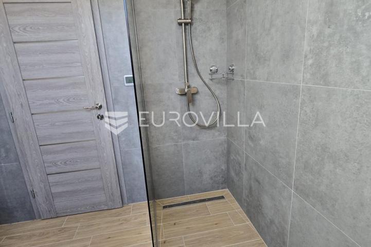 Lužani, Oriovac, Renoviran trosobni stan, 62 m²