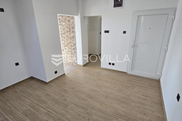 Lužani, Oriovac, Renoviran trosobni stan, 62 m²