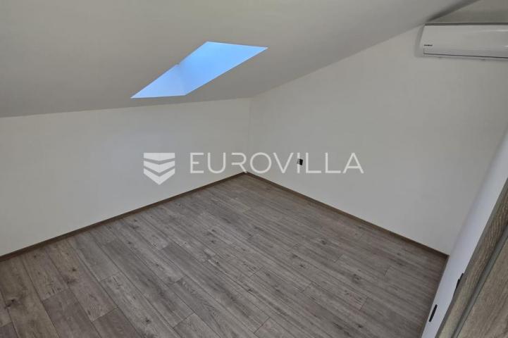 Lužani, Oriovac, Renoviran trosobni stan, 62 m²