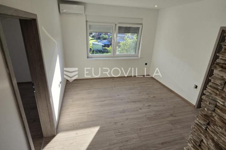 Lužani, Oriovac, Renoviran trosobni stan, 62 m²