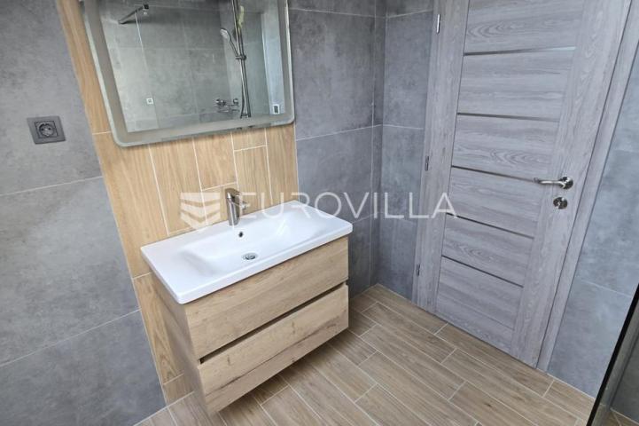 Lužani, Oriovac, Renoviran trosobni stan, 62 m²