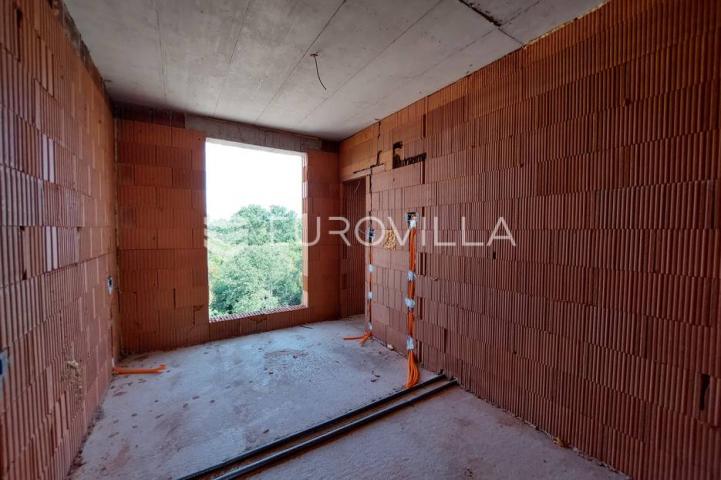 Peroj, luksuzna novogradnja 700 m od mora