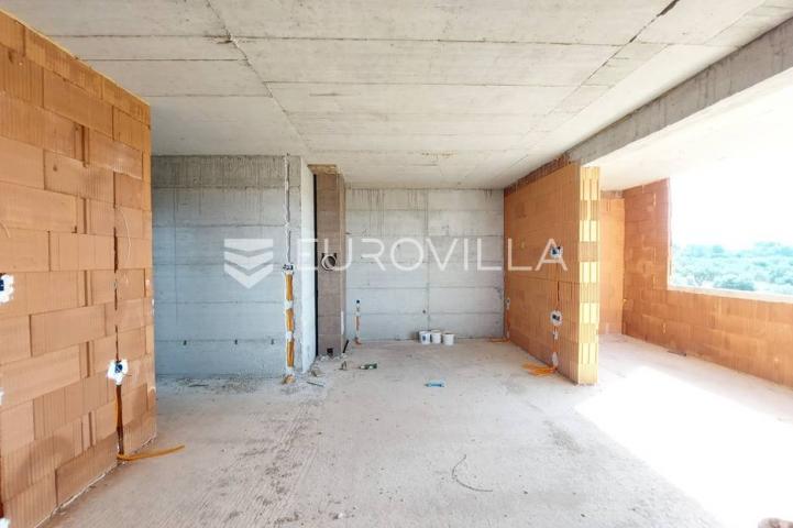 Peroj, luksuzna novogradnja 700 m od mora