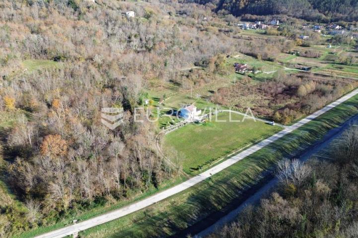 Motovun, Livade, PRILIKA odlično zemljište okruženo prirodom
