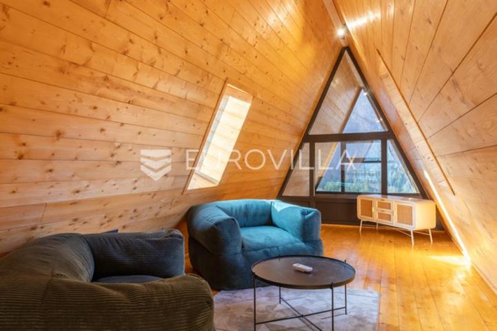 Delnice, ekskluzivna villa s bazenom, površine 298 m²
