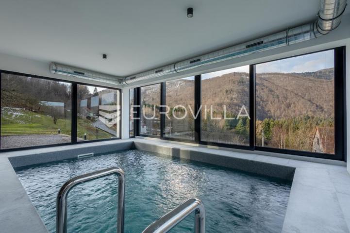 Delnice, ekskluzivna villa s bazenom, površine 298 m²